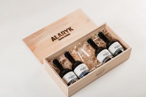 Coffret Luxe bois 4 bières 33cl et verre TEKU